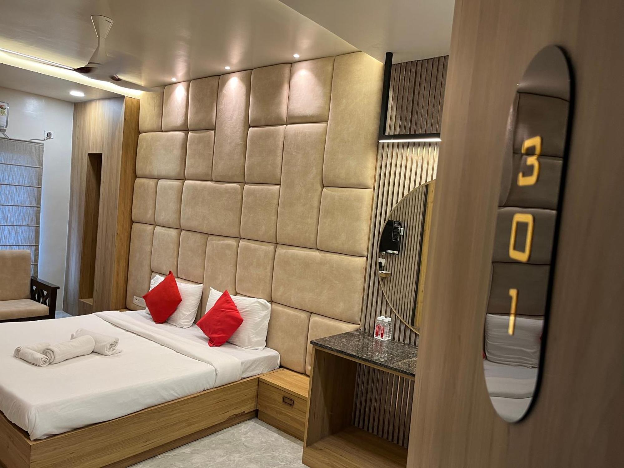 Soho House By Jayshrea Hotel Chandrapur Ngoại thất bức ảnh